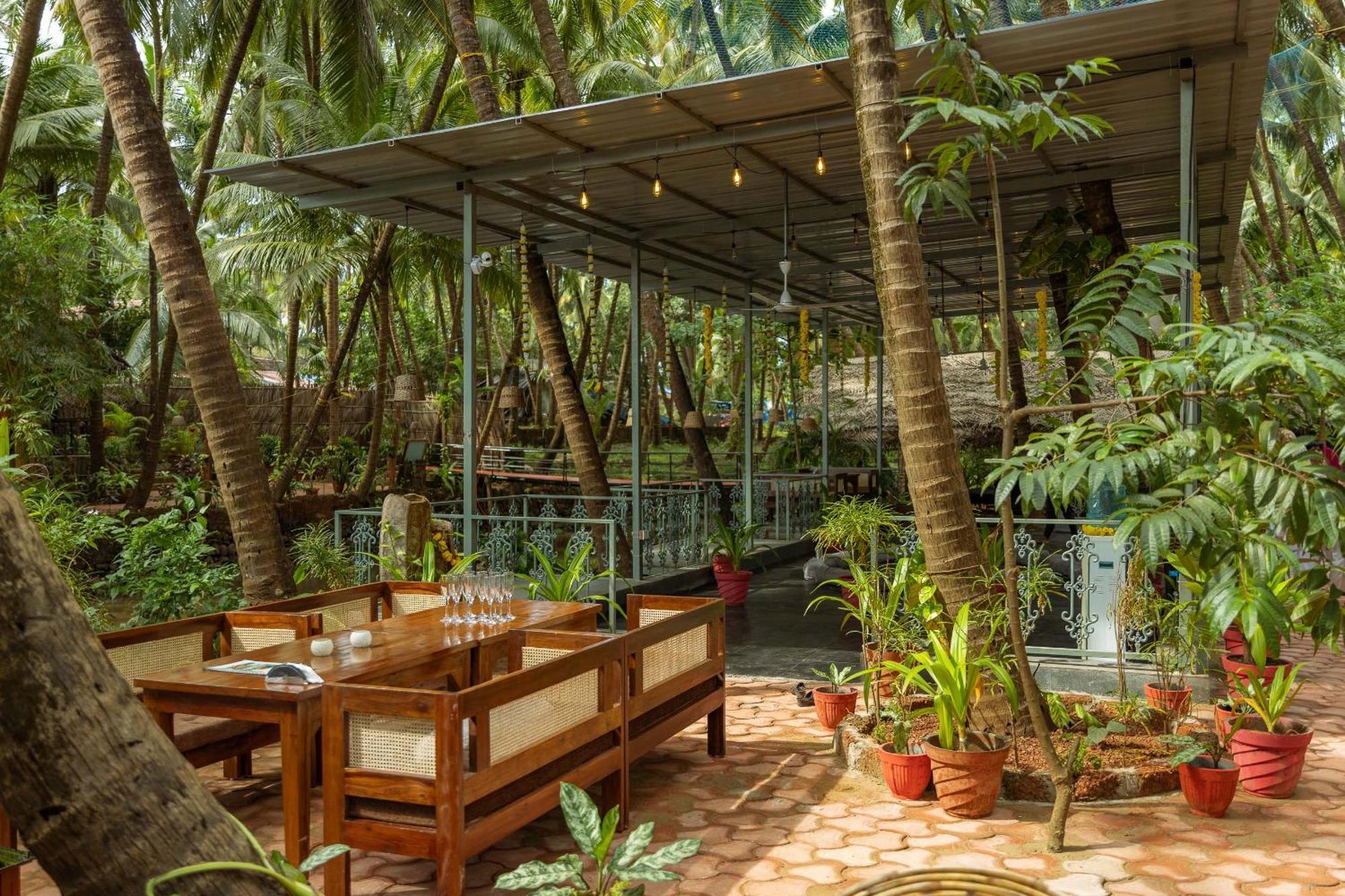 Palm Trees Ayurvedic Heritage Патнэм Экстерьер фото